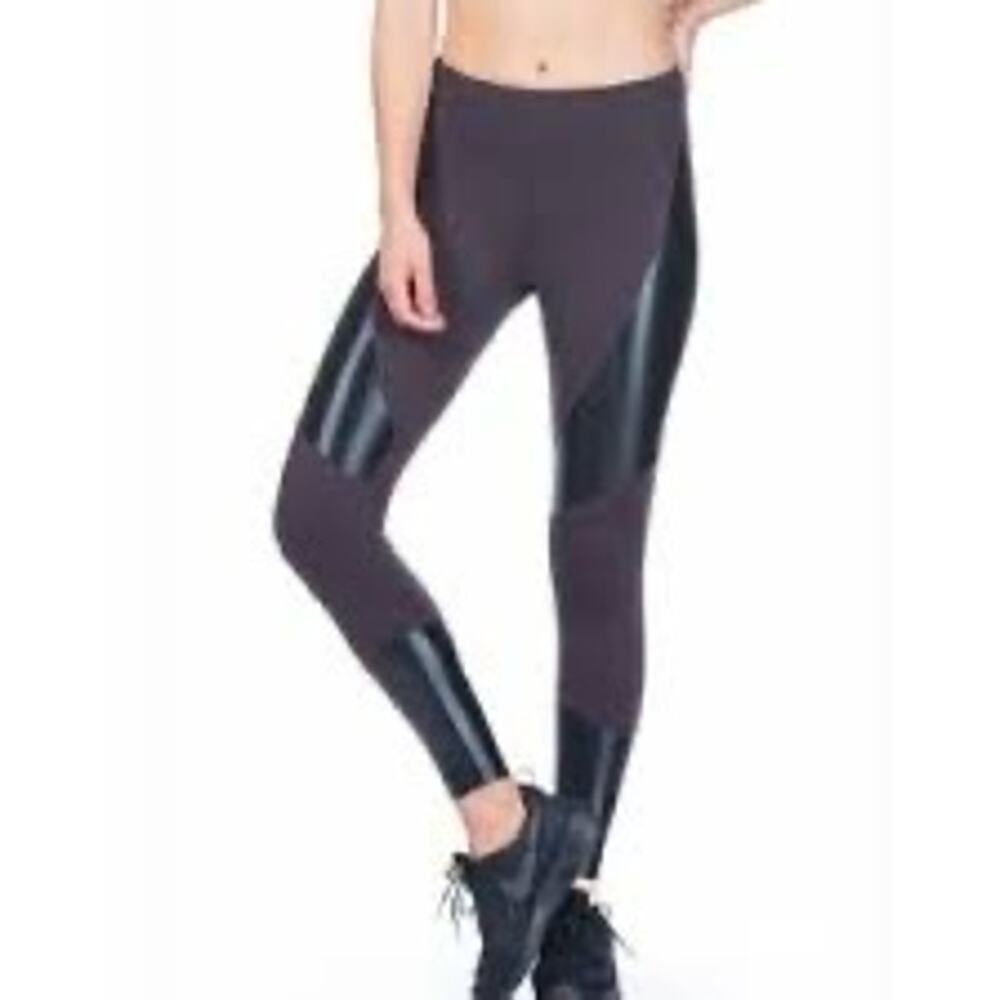 KORAL Forge Mid-Rise Legging Womens Size S |Dark Plum/Black EUC